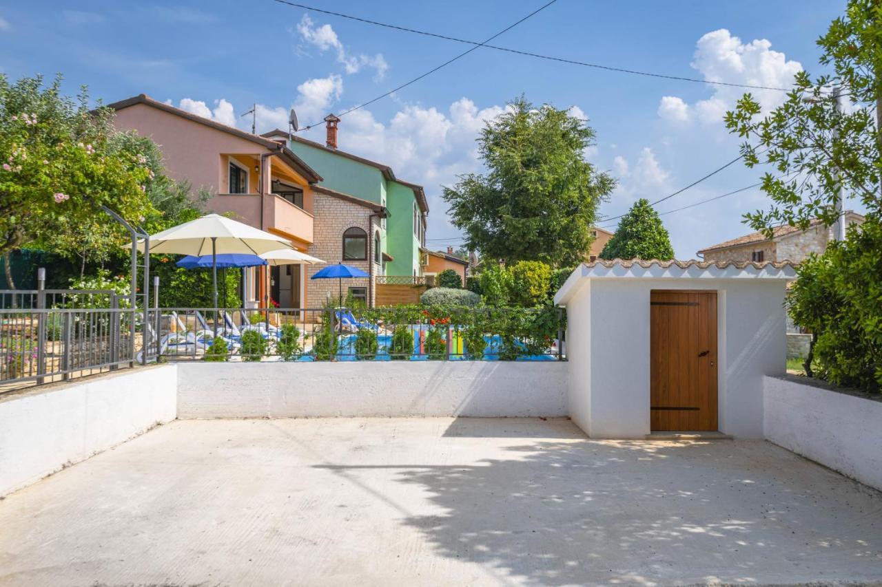 Villa Margerita With Private Pool, Yard And Parking Kastelir Exterior photo
