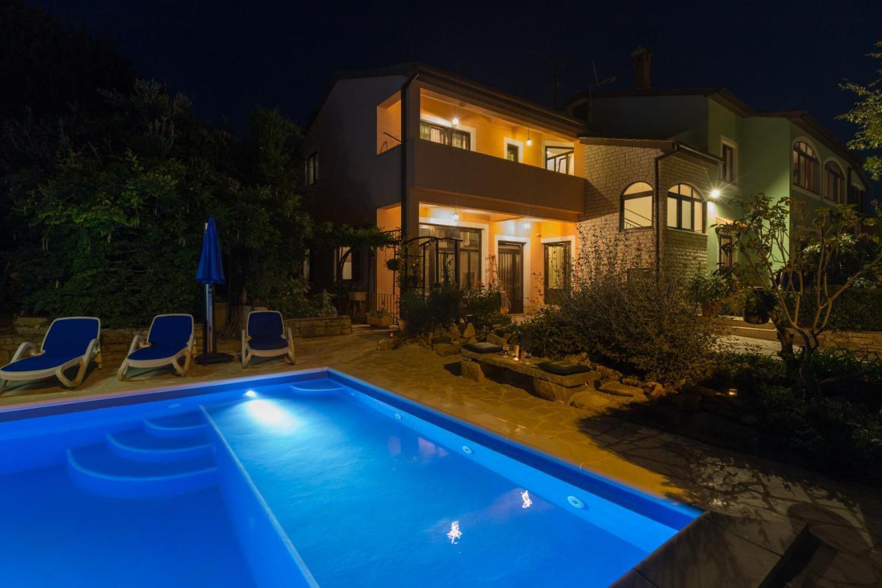 Villa Margerita With Private Pool, Yard And Parking Kastelir Exterior photo