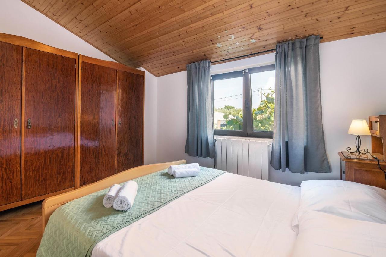 Villa Margerita With Private Pool, Yard And Parking Kastelir Exterior photo
