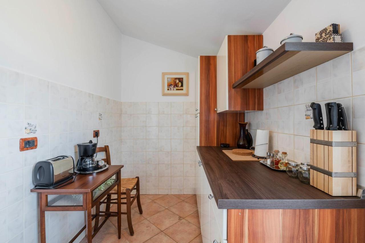 Villa Margerita With Private Pool, Yard And Parking Kastelir Exterior photo