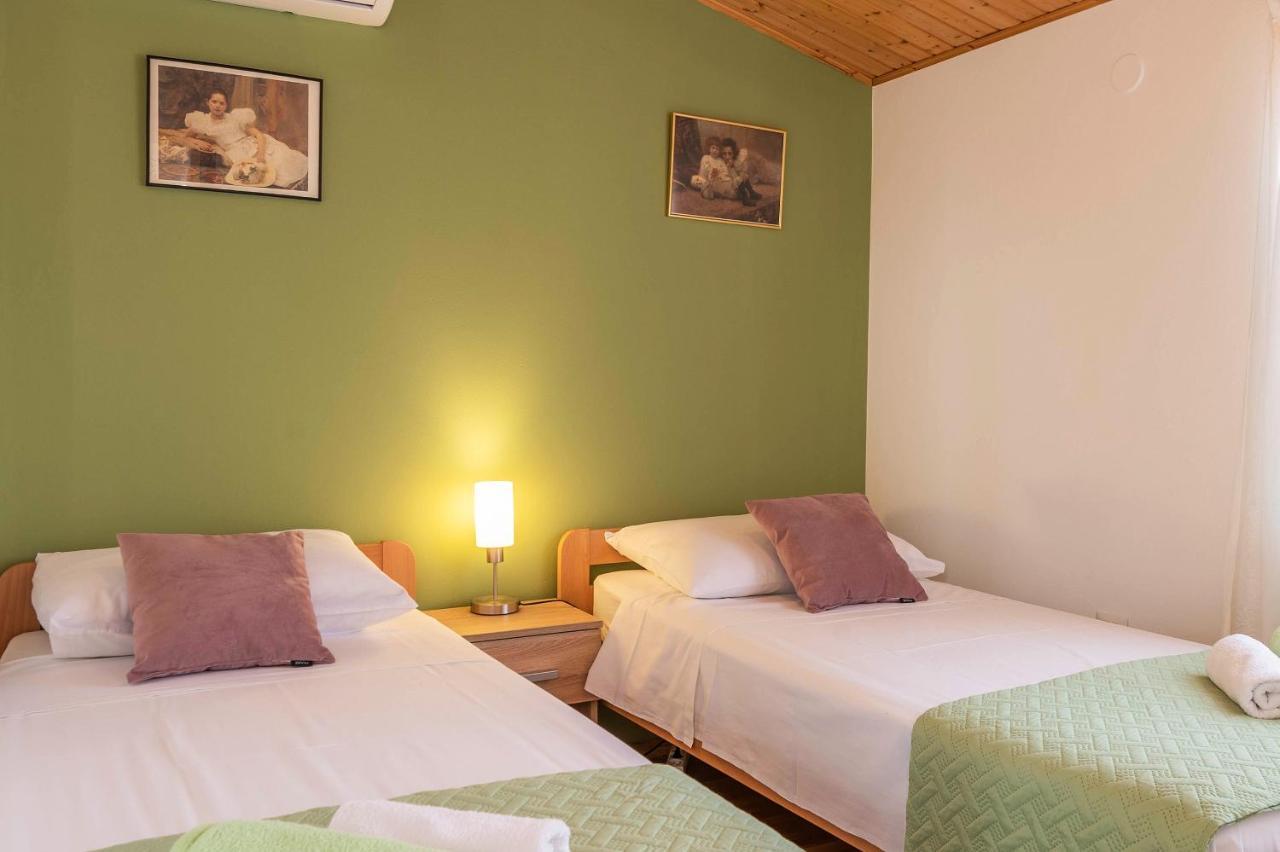 Villa Margerita With Private Pool, Yard And Parking Kastelir Exterior photo