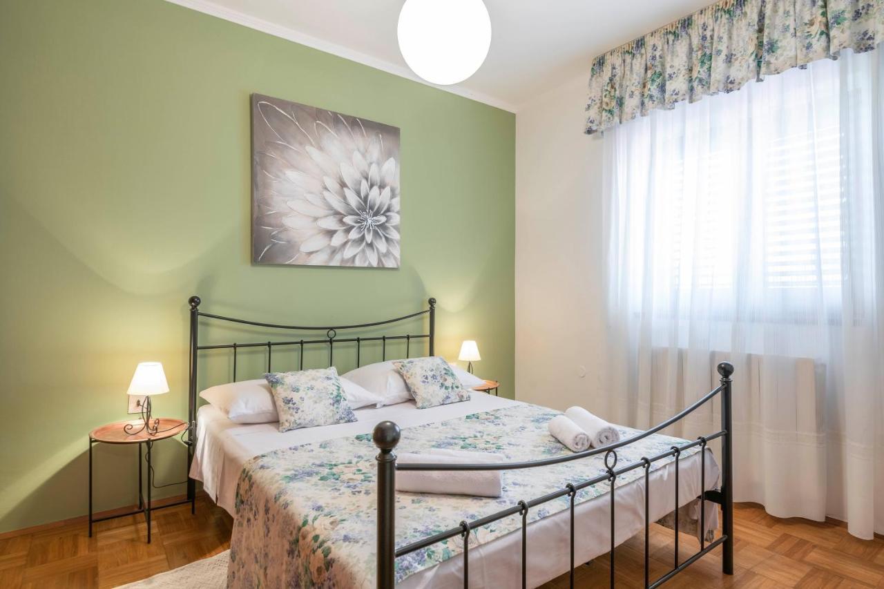 Villa Margerita With Private Pool, Yard And Parking Kastelir Exterior photo
