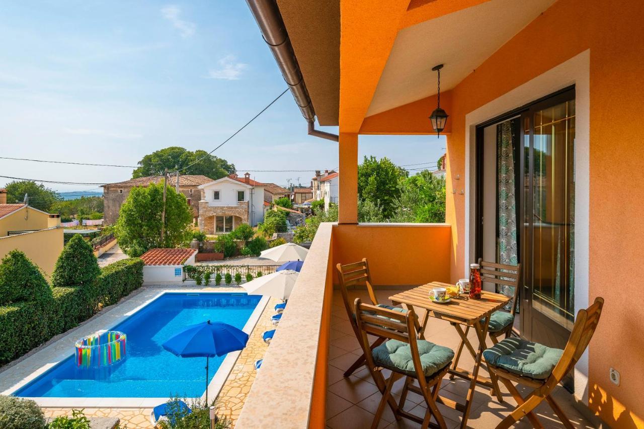 Villa Margerita With Private Pool, Yard And Parking Kastelir Exterior photo