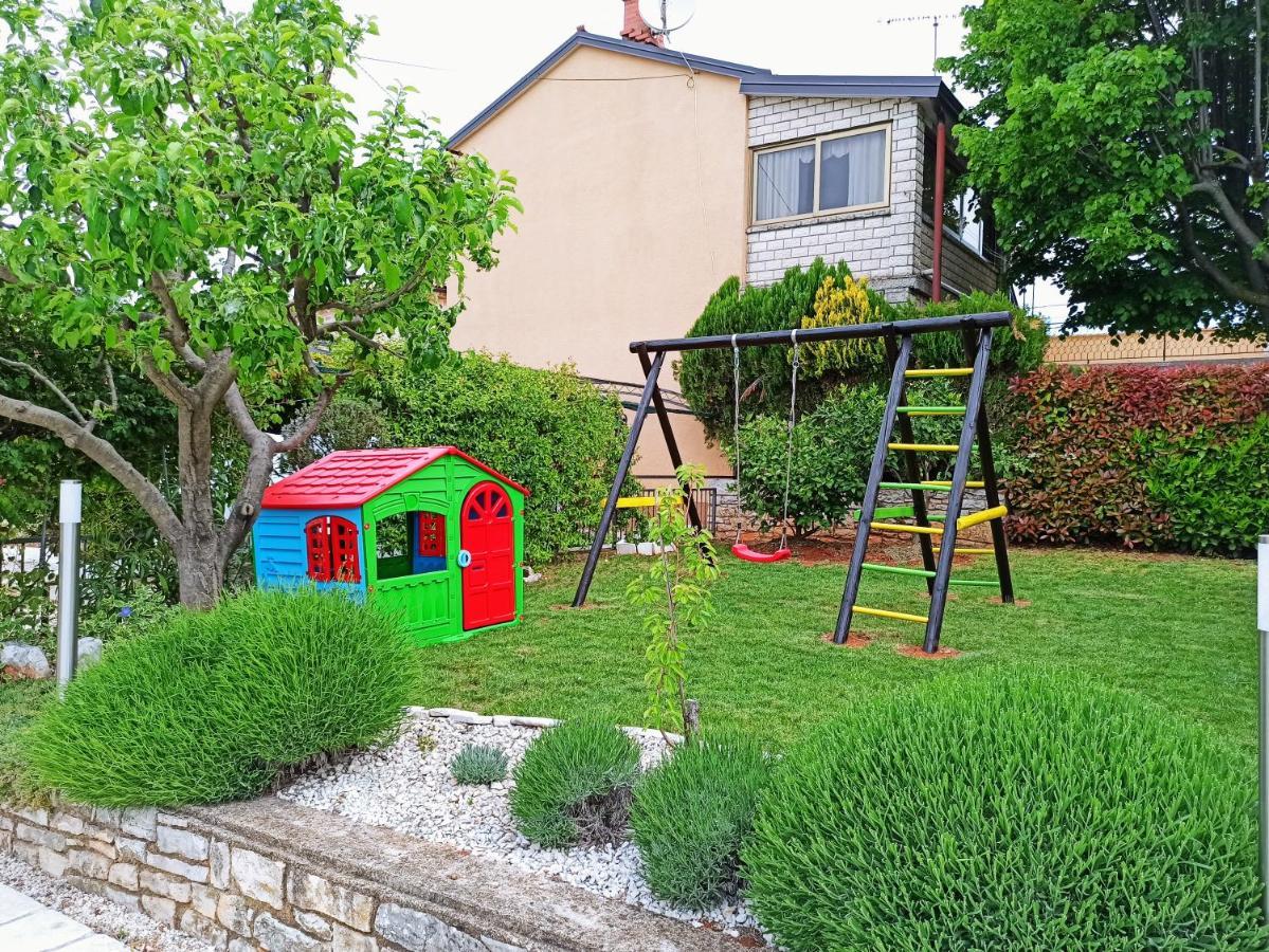 Villa Margerita With Private Pool, Yard And Parking Kastelir Exterior photo