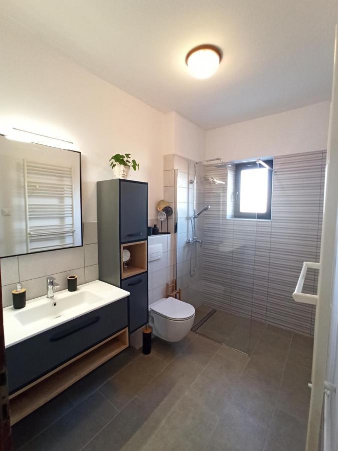 Villa Margerita With Private Pool, Yard And Parking Kastelir Exterior photo